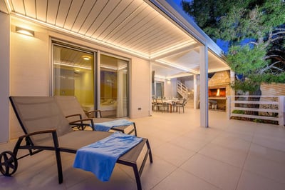 Luxury Villa Photo #26