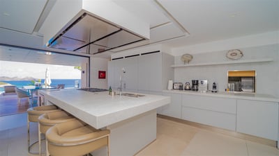 Luxury Villa Photo #41