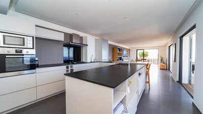Dining Area & Kitchen