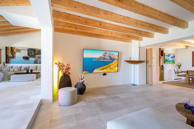 Luxury Villa Photo #7