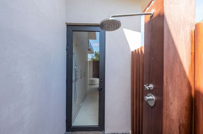 Luxury Villa Photo #47