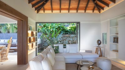 Luxury Villa Photo #12