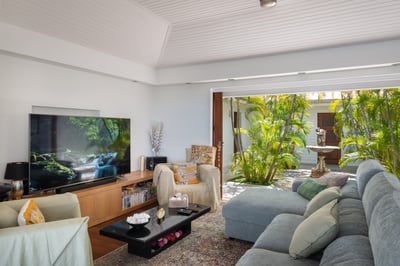 Luxury Villa Photo #25