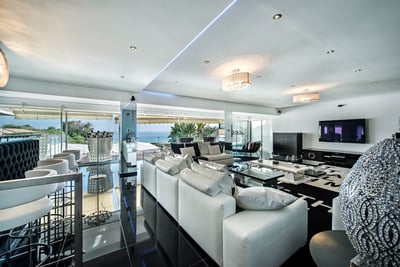 Luxury Villa Photo #6