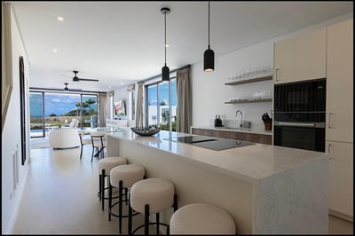 Luxury Villa Photo #6