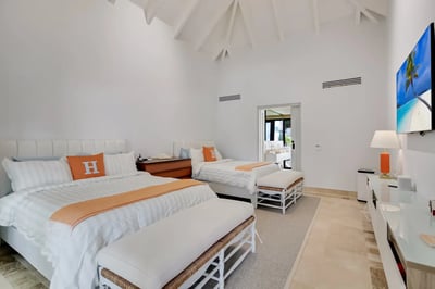 Luxury Villa Photo #48