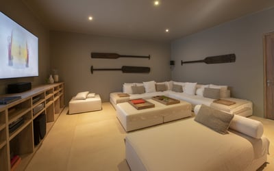 Luxury Villa Photo #24