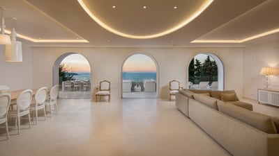 Luxury Villa Photo #14