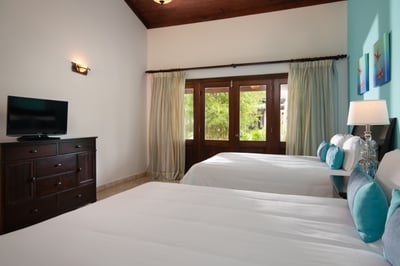 Luxury Villa Photo #17