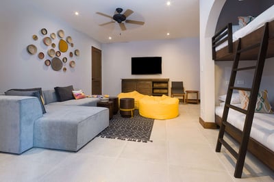 Luxury Villa Photo #13