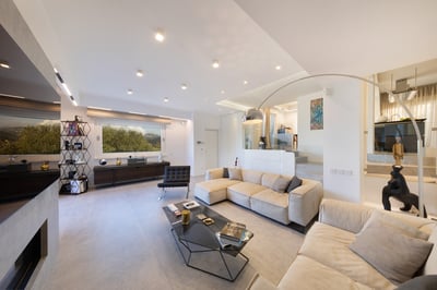 Luxury Villa Photo #13