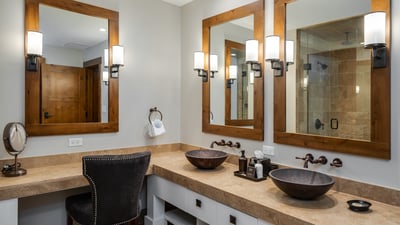 Primary king ensuite