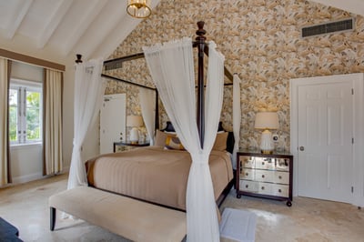 Luxury Villa Photo #37
