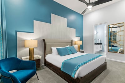 Luxury Villa Photo #17