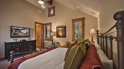 King suite 2, upper level