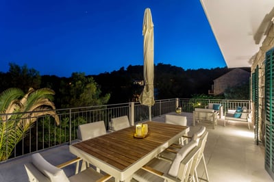 Luxury Villa Photo #14