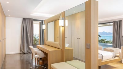 Luxury Villa Photo #20