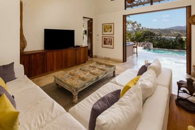 Luxury Villa Photo #10