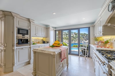 Luxury Villa Photo #22