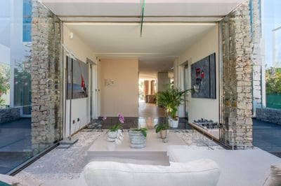 Luxury Villa Photo #15