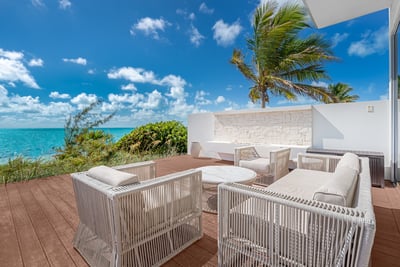 Luxury Villa Photo #6