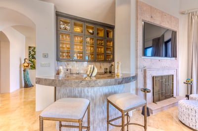 Luxury Villa Photo #34