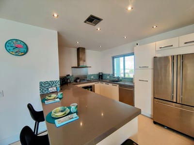 Luxury Villa Photo #9