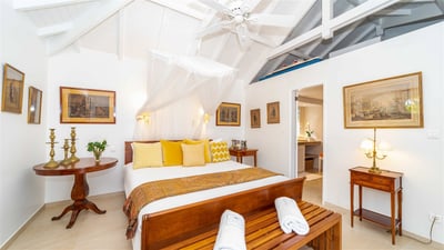 Bedroom: King size bed, air conditioning, safe, dressing room. Adjoining bathroom, Italian shower, h