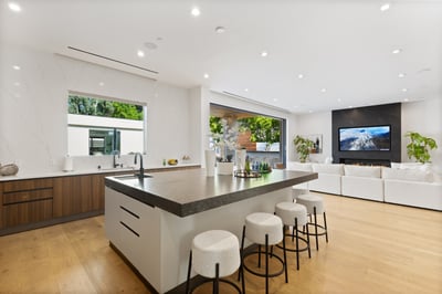 Luxury Villa Photo #22