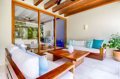 Luxury Villa Photo #4