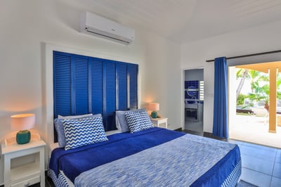 Luxury Villa Photo #35