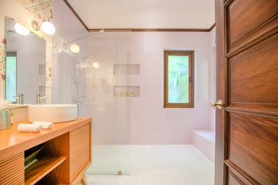 Luxury Villa Photo #24