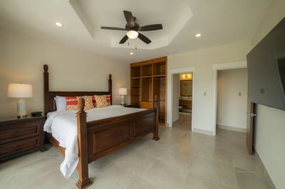 Luxury Villa Photo #29