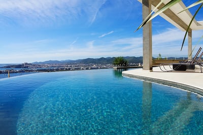 Luxury Villa Photo #4