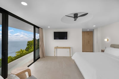 Luxury Villa Photo #46