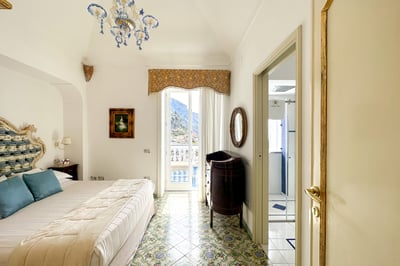 Luxury Villa Photo #29