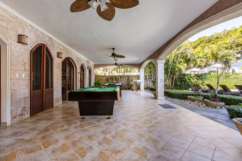 Colonial Beach Villa