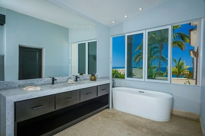 Luxury Villa Photo #46