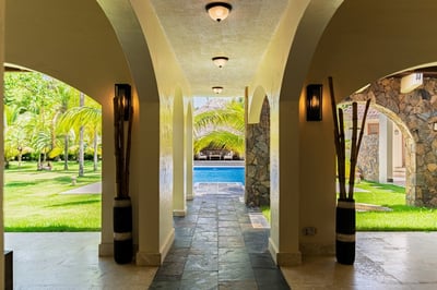 Luxury Villa Photo #24