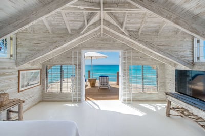 Luxury Villa Photo #9