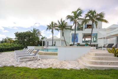 Luxury Villa Photo #7