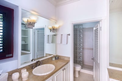 Luxury Villa Photo #9