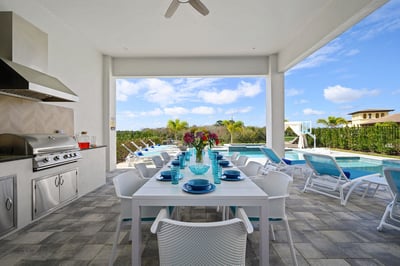 Luxury Villa Photo #9