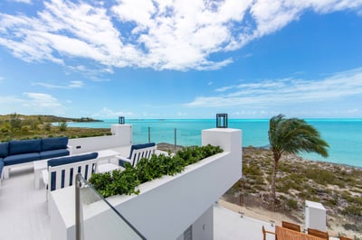 Luxury Villa Photo #18