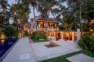 Luxury Villa Photo #15