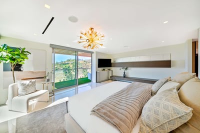 Luxury Villa Photo #38