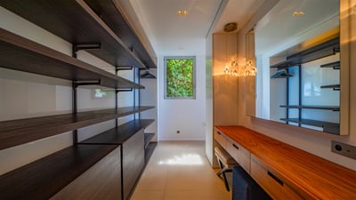 Luxury Villa Photo #35