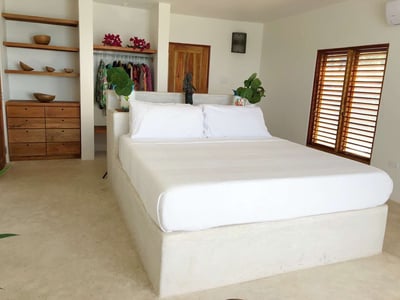 Luxury Villa Photo #23