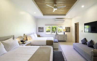 Luxury Villa Photo #39