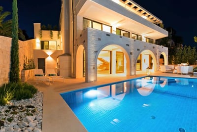 Luxury Villa Photo #3